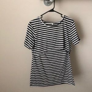Nursing friendly tee